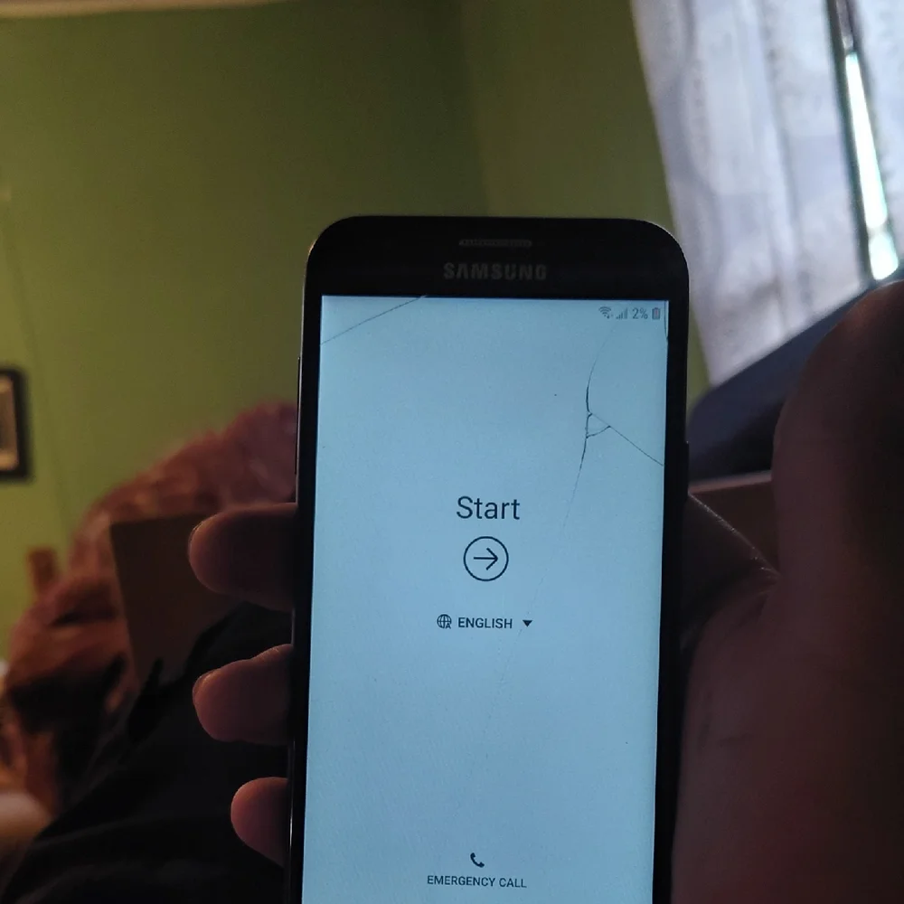 Samsung Black Smartphone with White Display - Cracked Screen